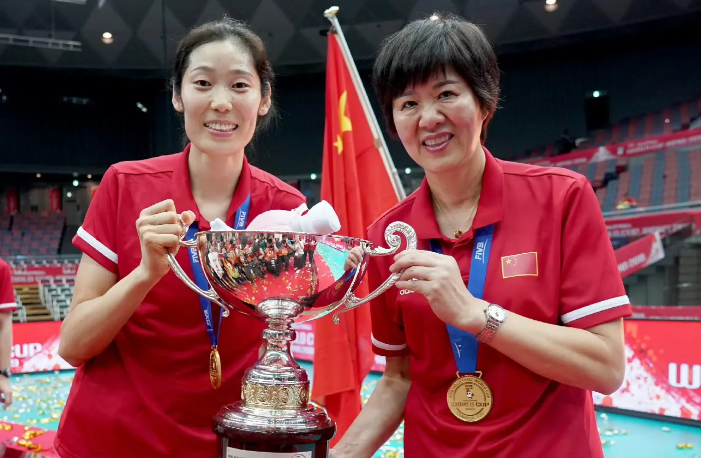 员也备受争, 朱婷回避记