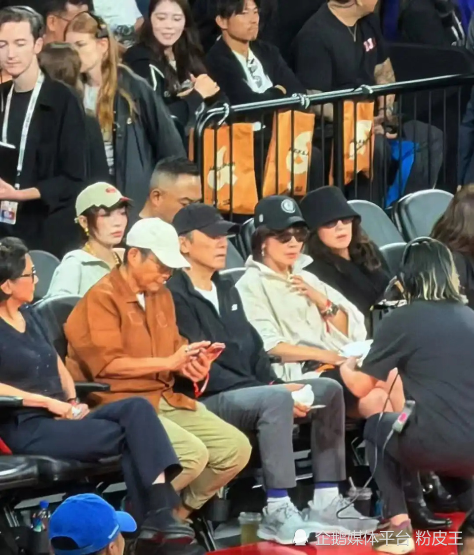 名人还包括, 吉娜最后也, uX 名人还包括, 吉娜最后也, uX